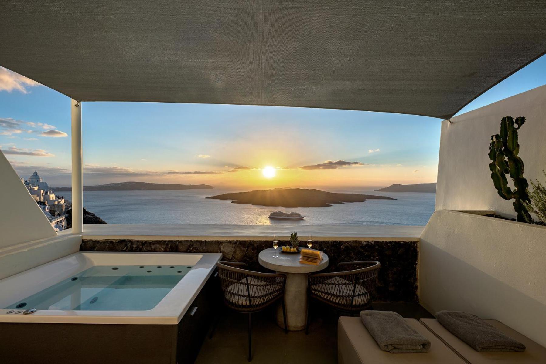 Thera Apartment